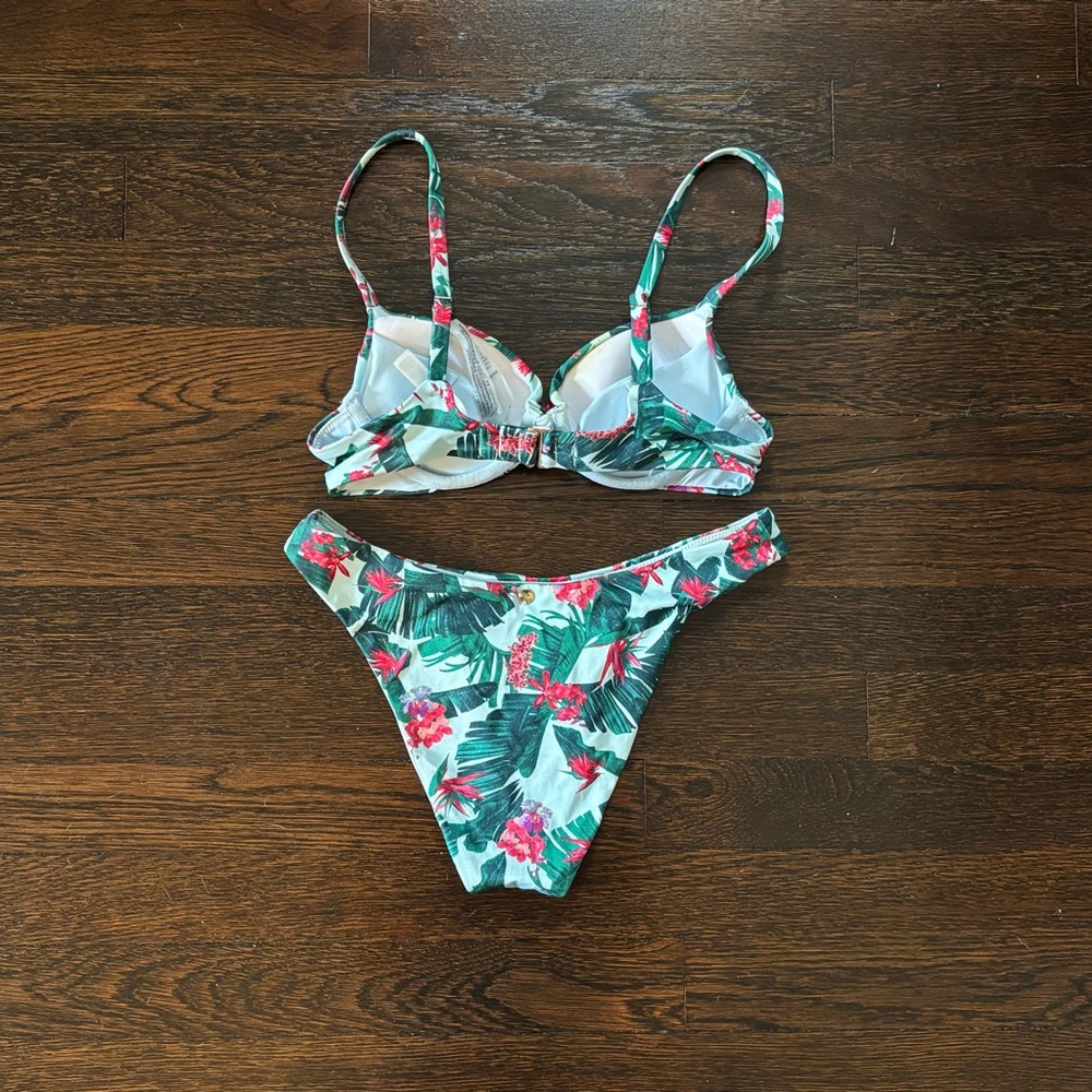 LIKE NEW VS Swim Push Up Bikini Set - Picture 4 of 6